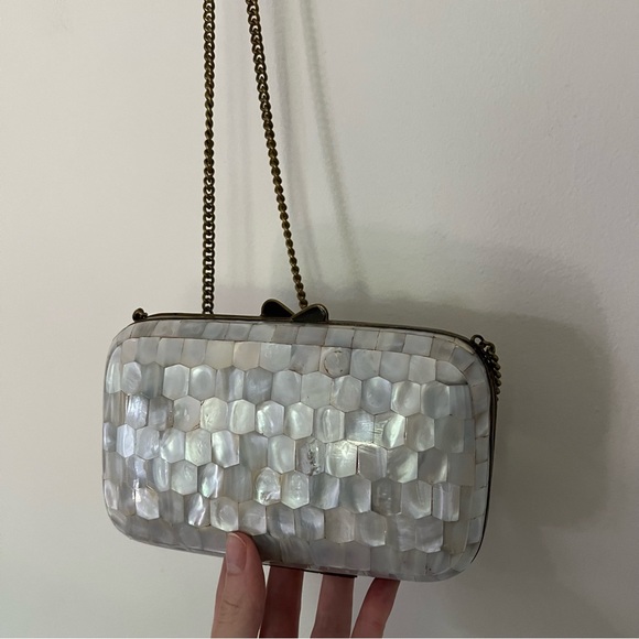 Dressy purse decorated with authentic mother of pearl - Picture 3 of 8